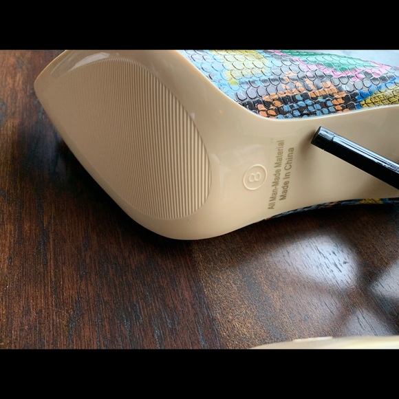 🔥Host Pick🔥The “Multi Color” Snake Heels - Picture 4 of 4